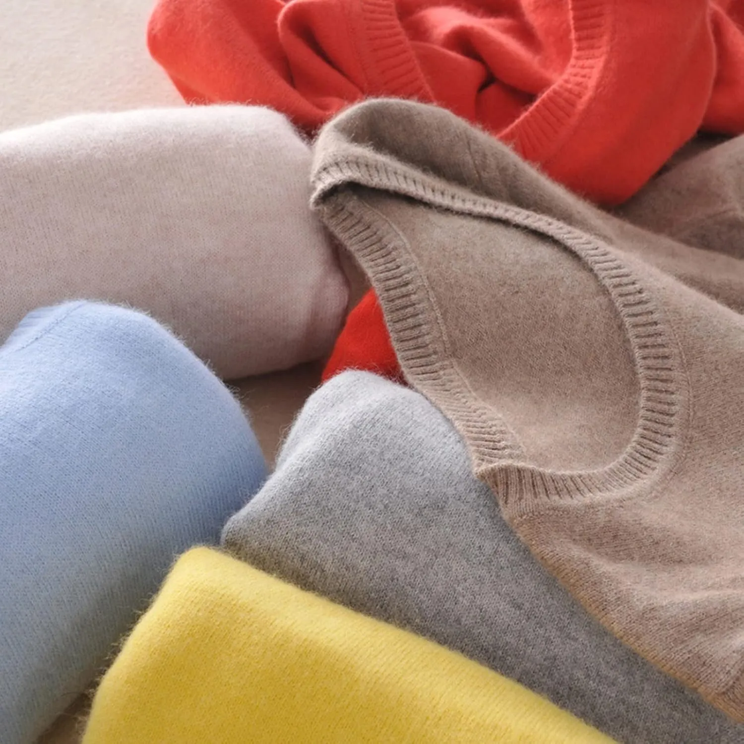 Cashmere Sweaters for Women Mock Neck Long Sleeve Lightweight Sweater Fall Knit Trendy Fitted Pullover Soft Comfy Sweater Top